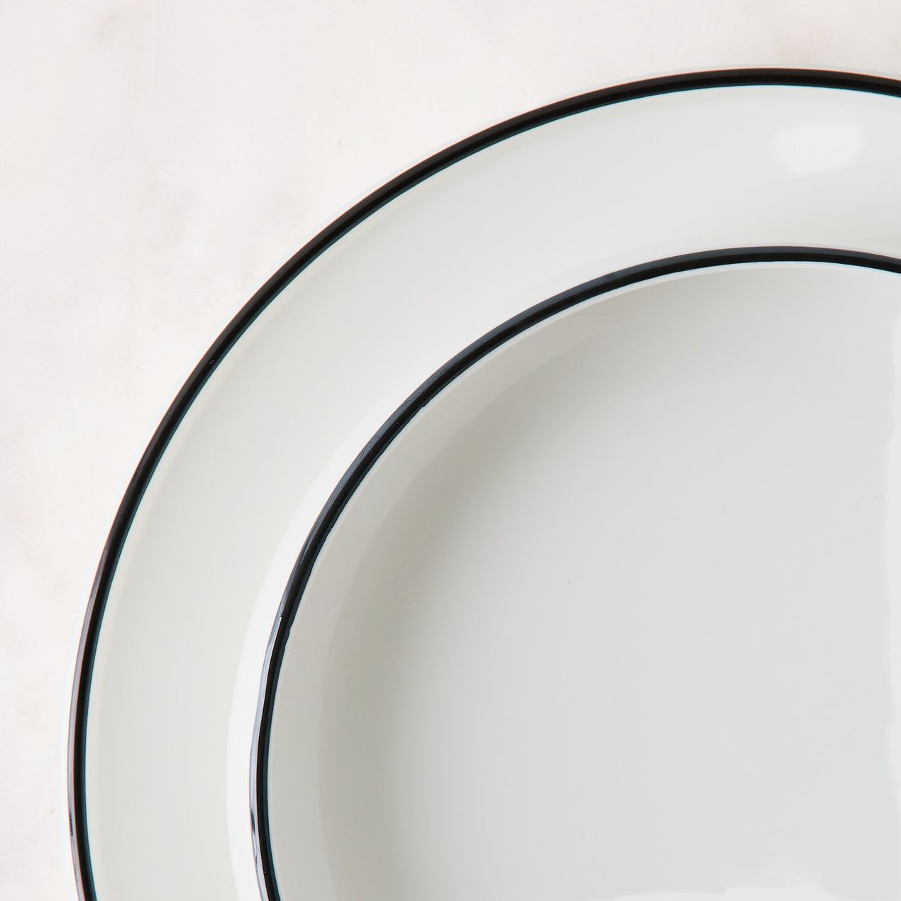 Købenstyle II 4-Piece Porcelain Dinner Plate Set